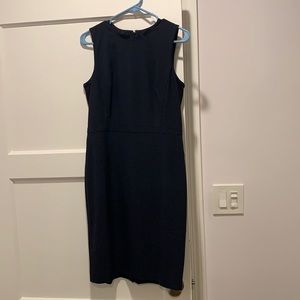 Ann Taylor navy sleeveless sheath dress 6P